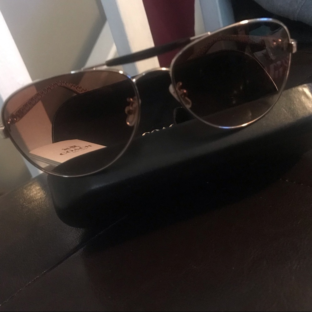 FINAL PRICE!! Authentic coach sunglasses worn 2x